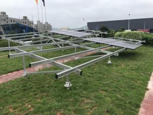 sistemas de montagem e rack em solo para painéis solares